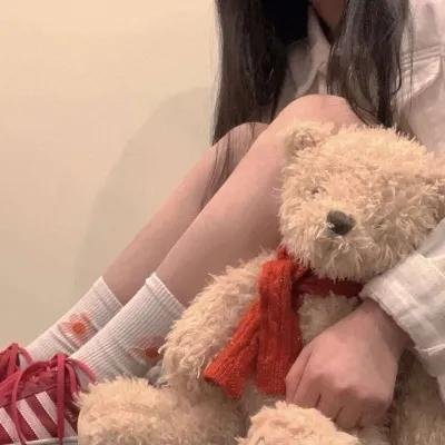 热搜榜实拍：头部网红绯闻澄清适得其反，服务器被挤瘫痪